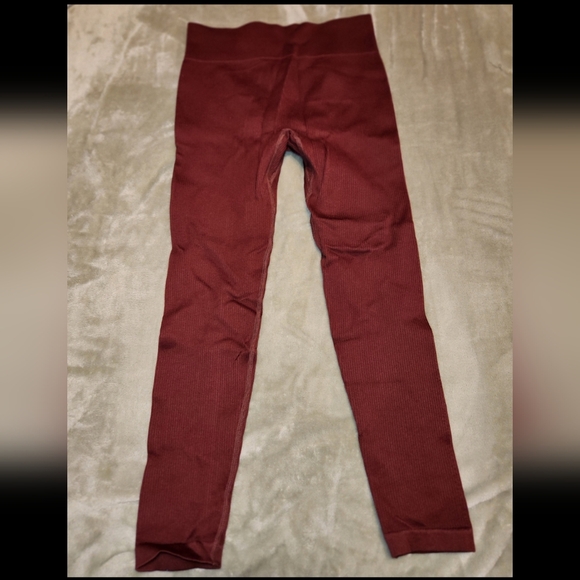 M/L Burgandy Ribbed Set - Picture 9 of 9